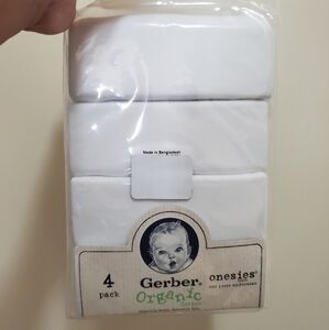 Gerber Newborn Onesie 6-12lbs 21-24in